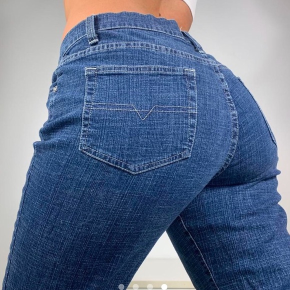 VINTAGE FLARED HIGH WAISTED FLARED JEANS - Picture 4 of 4